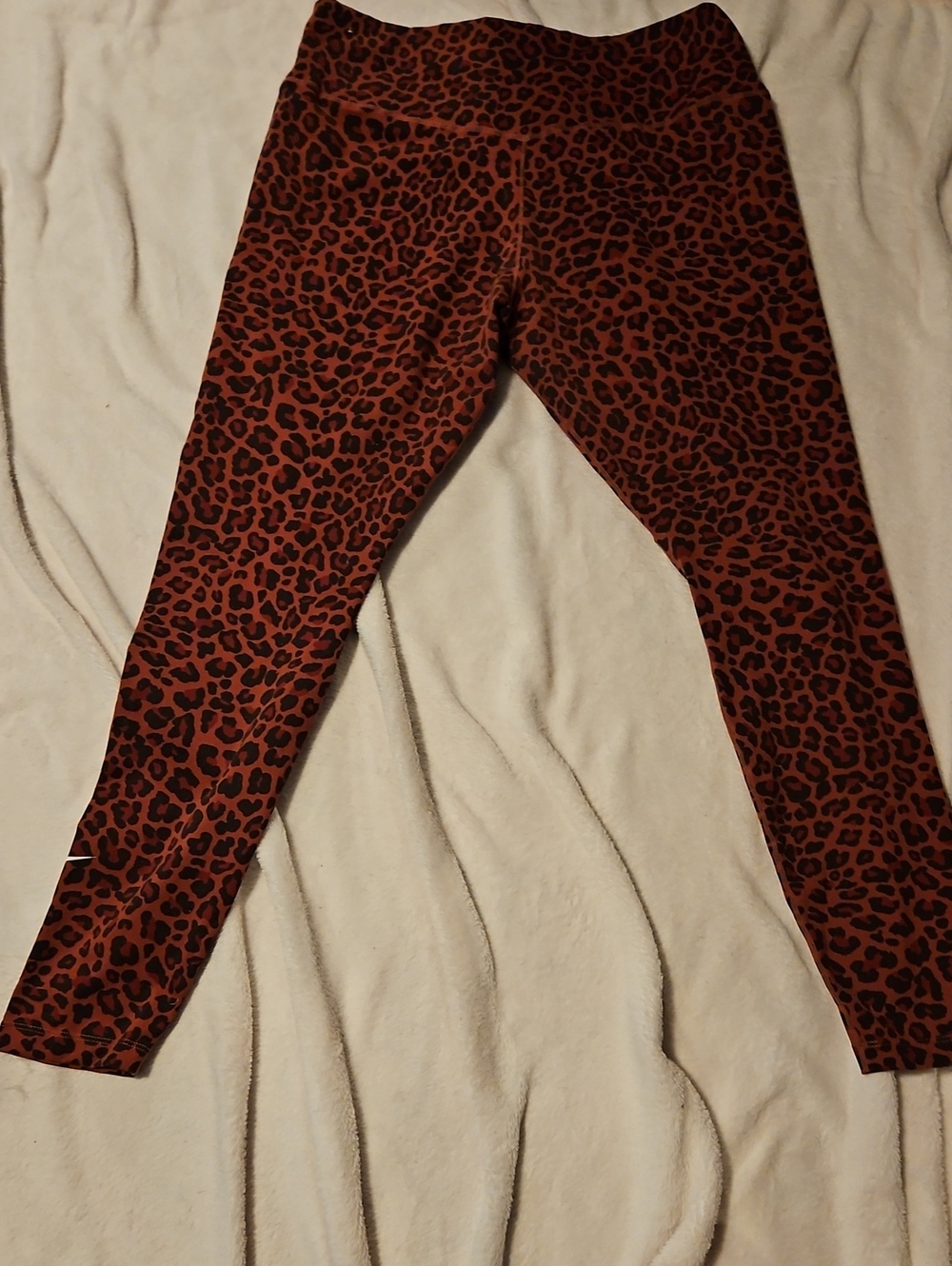 Nike Red Leopard Print Leggings - Picture 4 of 7